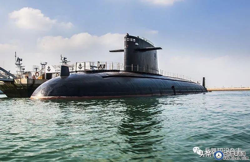 人民海军潜艇盘点 —— 水下蛟龙和国之重器